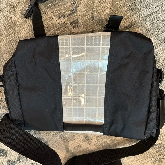Timbuk2 Black and Silver Messenger Bag - Picture 2 of 5